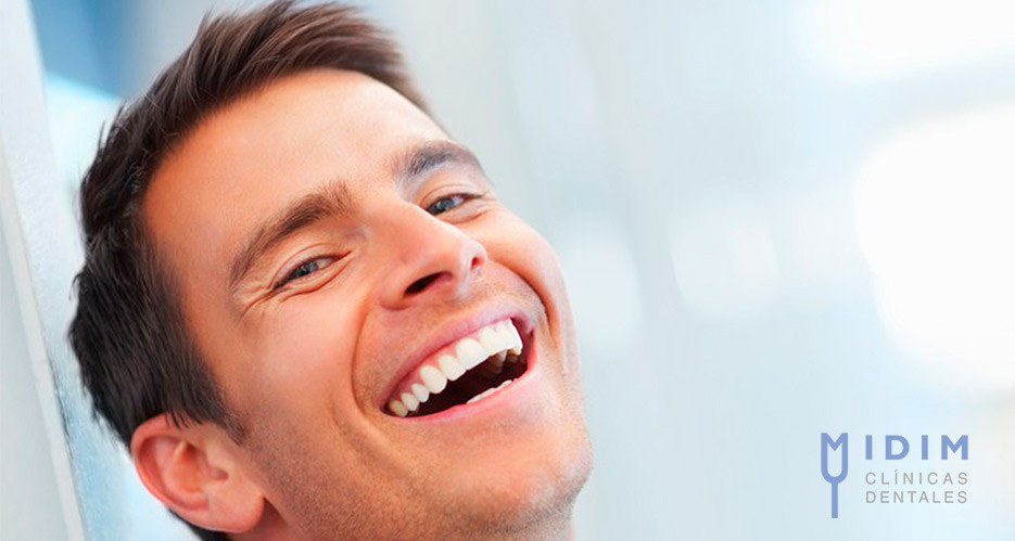 Como prevenir la periimplantitis