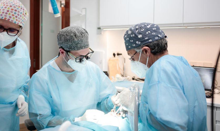 que son los injertos oseos para implantologia dental