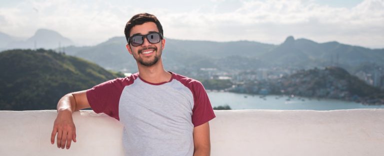 de que depende el precio de los implantes dentales